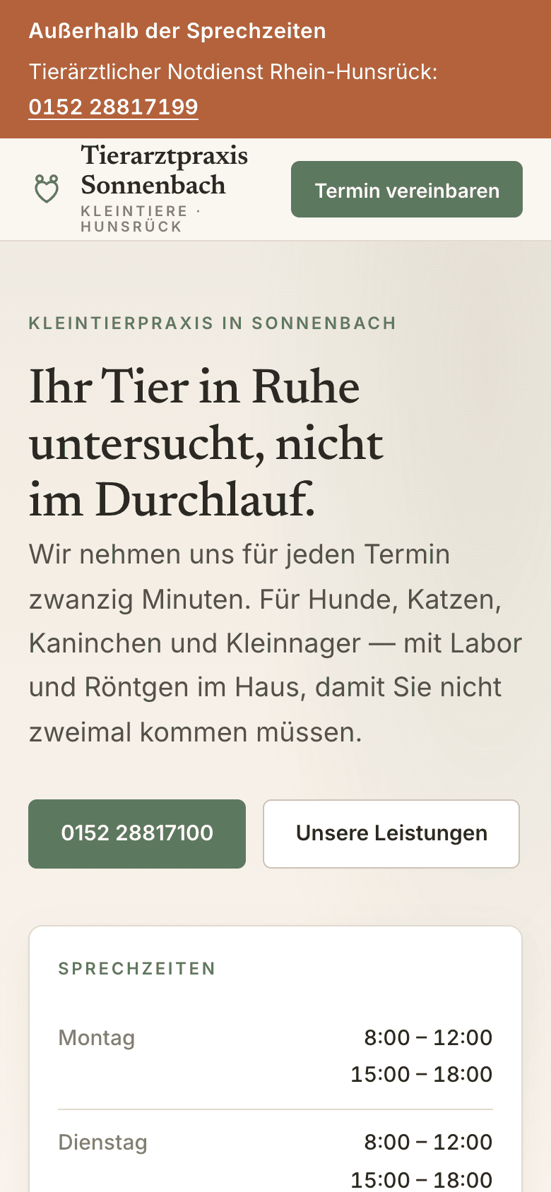 Die Musterseite Tierarztpraxis Sonnenbach auf einem Handy